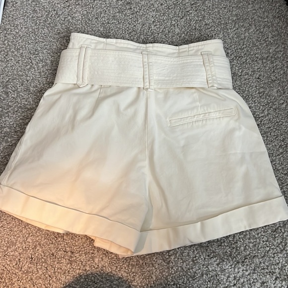 Sézane Rome Shorts - Picture 4 of 6